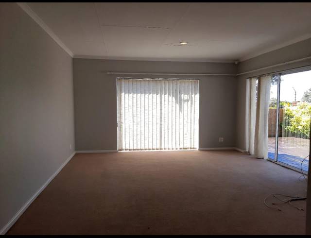 3 BEDROOM TOWNHOUSE RENTED IN LOVEMORE HEIGHTS